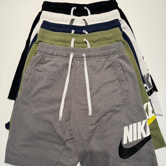 Men's Nike Fleece Short Bundle - 5 Pair - Picture 1 of 6